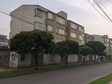VENDEMOS APTO FLORESTA
