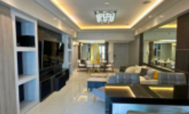 Condo Unit with Parking for Rent/Sale at The Frabella, Makati