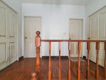 For Sale: 2-Storey Detached House in Sena Green Ville, Bangna-Theparak, Soi Bangpla 2 Quiet and peaceful atmosphere, close to shopping areas. Land are