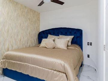 DEPARTAMENTO EN VENTA EN MAZATLAN FRENTE AL MAR (A PIE DE PLAYA) ZONA DORADA, CON ACABADOS DE LUJO, 2 RECAMARAS, VISTA ESPECTACULAR ALBERCA Y ROOF