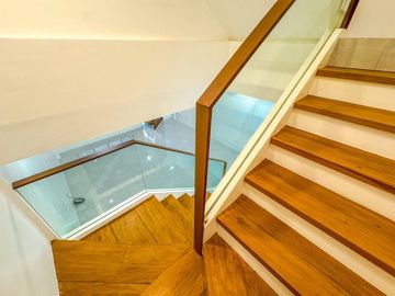 Prime Location Brand New 3 Storey Townhouse For Sale in DBP Village (Exclusive Subd.) Las Pinas