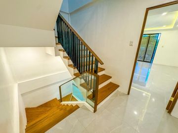 Prime Location Brand New 3 Storey Townhouse For Sale in DBP Village (Exclusive Subd.) Las Pinas