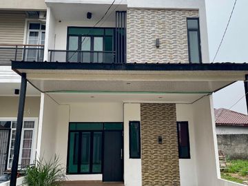 Sell ​​House in Pondok Gede Free Private Swimming Pool 4 Bedroom