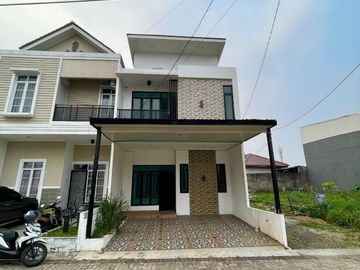 Sell ​​House in Pondok Gede Free Private Swimming Pool 4 Bedroom