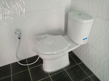 Sell ​​House in Pondok Gede Free Private Swimming Pool 4 Bedroom