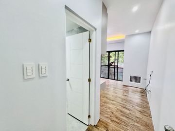 Brand New Triplex Townhouse in Talon Village, Las Piñas City near SM Southmall