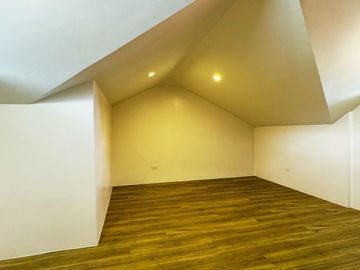 5 Bedroom Semi Furnished House and Lot for Sale in Parañaque City