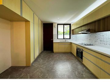 5 Bedroom Semi Furnished House and Lot for Sale in Parañaque City