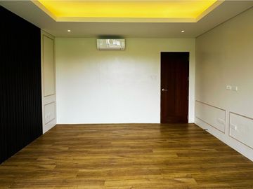 5 Bedroom Semi Furnished House and Lot for Sale in Parañaque City