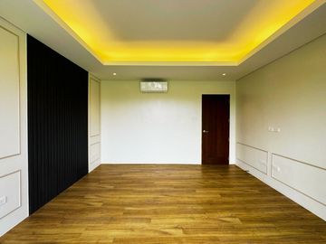 5 Bedroom Semi Furnished House and Lot for Sale in Parañaque City