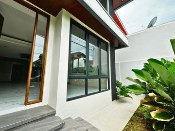 5 Bedroom Semi Furnished House and Lot for Sale in Parañaque City