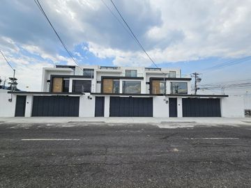INDEPENDENCIA TOTAL CASA EN LA PRIMAVERA CUMBAYA - ENTREGA INMEDIATA