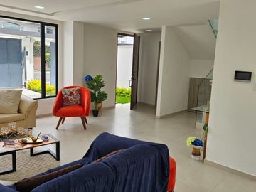 Casa de venta de 3 dormitorios La Primavera Cumbayá Quito Ecuador