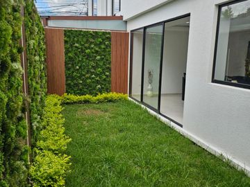 Casa de venta de 3 dormitorios La Primavera Cumbayá Quito Ecuador
