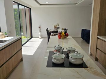 Casa de venta de 3 dormitorios La Primavera Cumbayá Quito Ecuador