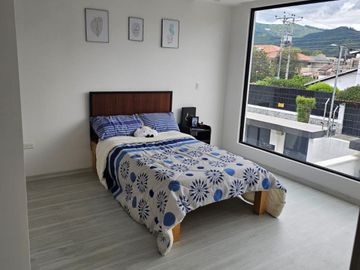 Casa de venta de 3 dormitorios La Primavera Cumbayá Quito Ecuador