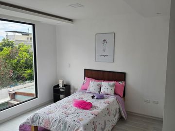 Casa de venta de 3 dormitorios La Primavera Cumbayá Quito Ecuador