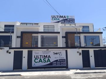 Casa de venta de 3 dormitorios La Primavera Cumbayá Quito Ecuador