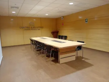 Oficina en Edif. Corporativo Moderno, Frente a Clínica Javier Prado - San Isidro