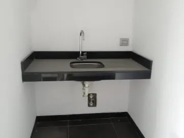 Oficina en Edif. Corporativo Moderno, Frente a Clínica Javier Prado - San Isidro