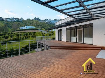 SE VENDE LUJOSA CASA CAMPESTRE EN CHINCHINA CALDAS