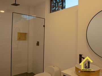SE VENDE LUJOSA CASA CAMPESTRE EN CHINCHINA CALDAS