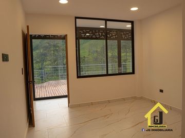 SE VENDE LUJOSA CASA CAMPESTRE EN CHINCHINA CALDAS