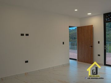 SE VENDE LUJOSA CASA CAMPESTRE EN CHINCHINA CALDAS