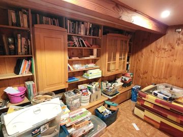 INVERSIONISTAS Se vende amplia casa con terreno de 2.650 m2. Propiedad ubicada en calle Bueras cerca del hospital.