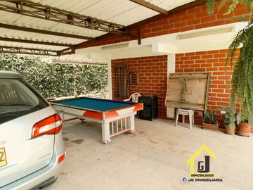 SE VENDE CASA CAMPESTRE CERCA A LA CIUDAD DE MANIZALES