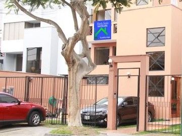VIVE EN UNA ZONA MUY SEGURA, RODEADA DE AREAS VERDES Y CERCA A TODO.