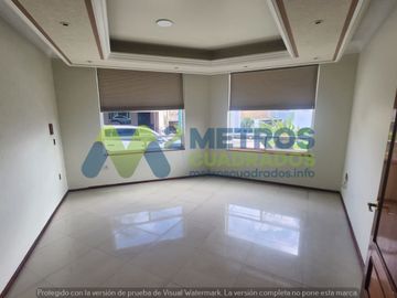 CASA en VENTA en LOMAS de las AMERICAS SUR con Elevador