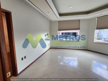 CASA en VENTA en LOMAS de las AMERICAS SUR con Elevador