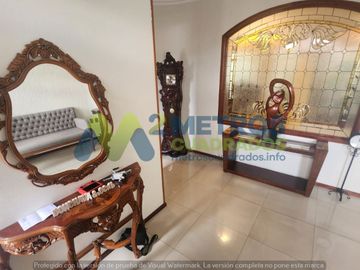 CASA en VENTA en LOMAS de las AMERICAS SUR con Elevador