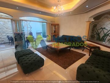 CASA en VENTA en LOMAS de las AMERICAS SUR con Elevador