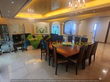 CASA en VENTA en LOMAS de las AMERICAS SUR con Elevador