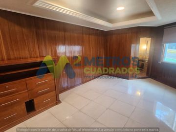 CASA en VENTA en LOMAS de las AMERICAS SUR con Elevador