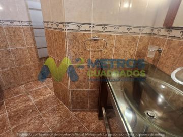 CASA en VENTA en LOMAS de las AMERICAS SUR con Elevador