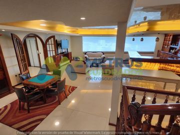 CASA en VENTA en LOMAS de las AMERICAS SUR con Elevador