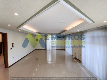 CASA en VENTA en LOMAS de las AMERICAS SUR con Elevador