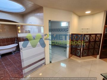 CASA en VENTA en LOMAS de las AMERICAS SUR con Elevador
