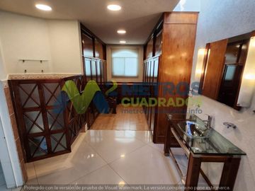 CASA en VENTA en LOMAS de las AMERICAS SUR con Elevador