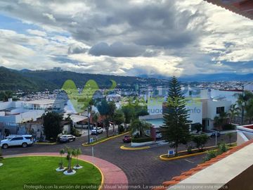 CASA en VENTA en LOMAS de las AMERICAS SUR con Elevador