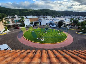 CASA en VENTA en LOMAS de las AMERICAS SUR con Elevador