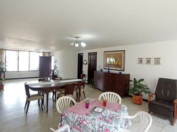 Casa Bifamiliar. La Flora. Norte de Cali.