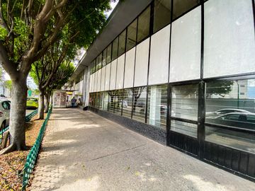 Edificio Comercial en Renta en Tlalnepantla, Estado de Mexico