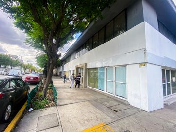 Edificio Comercial en Renta en Tlalnepantla, Estado de Mexico