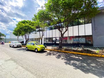 Edificio Comercial en Renta en Tlalnepantla, Estado de Mexico
