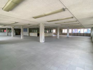 Edificio Comercial en Renta en Tlalnepantla, Estado de Mexico