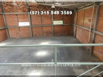 RENTO BODEGA DE 490 METROS2, 4 parqueaderos, estrato 4, Energía Trifásica, acceso para camiones, acceso para tractomulas, acceso pavimentado.